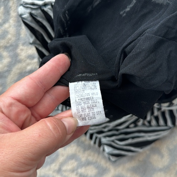 Nicole Miller Ruffle Sheath Dress Gray Black Large - Picture 6 of 6